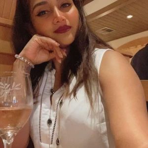 Meet your Posher, Abi